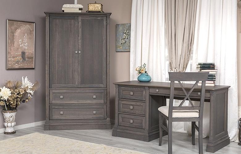 Bookcases & Armoires